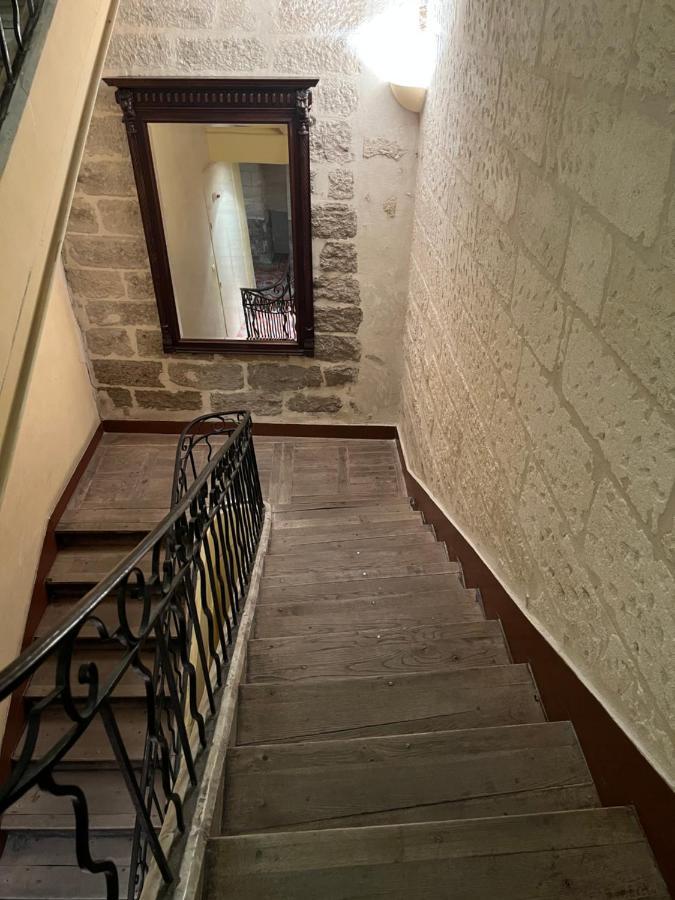 La Charmante Du Palais 2 Chambres Avignon Bagian luar foto